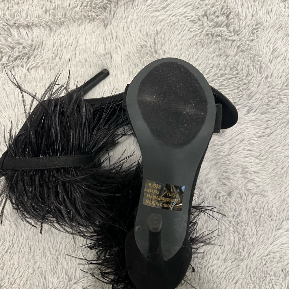 Cape Robbin Black Feathered Stilettos